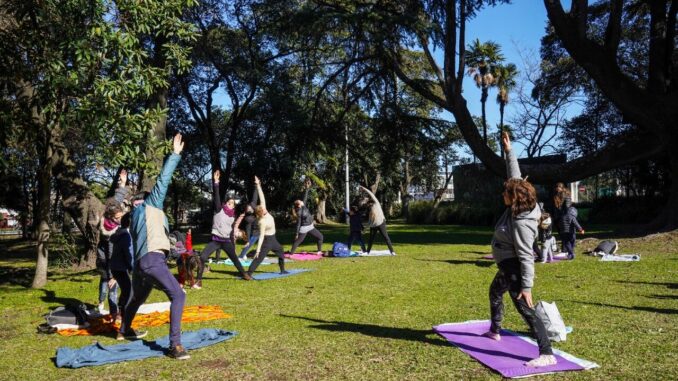 VL Yoga en el rio (1)